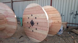 TOURETS EN BOIS