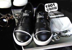 Chaussures à boucles en PU Noi