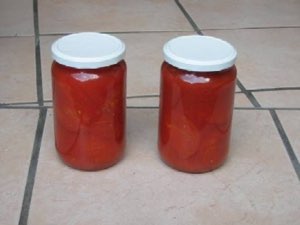Tomate pelée, cubée, concassée Tomate pelée, cubée, concassée