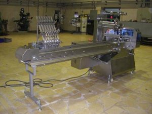 MACHINE D'EMBALLAGE DU BISCUIT